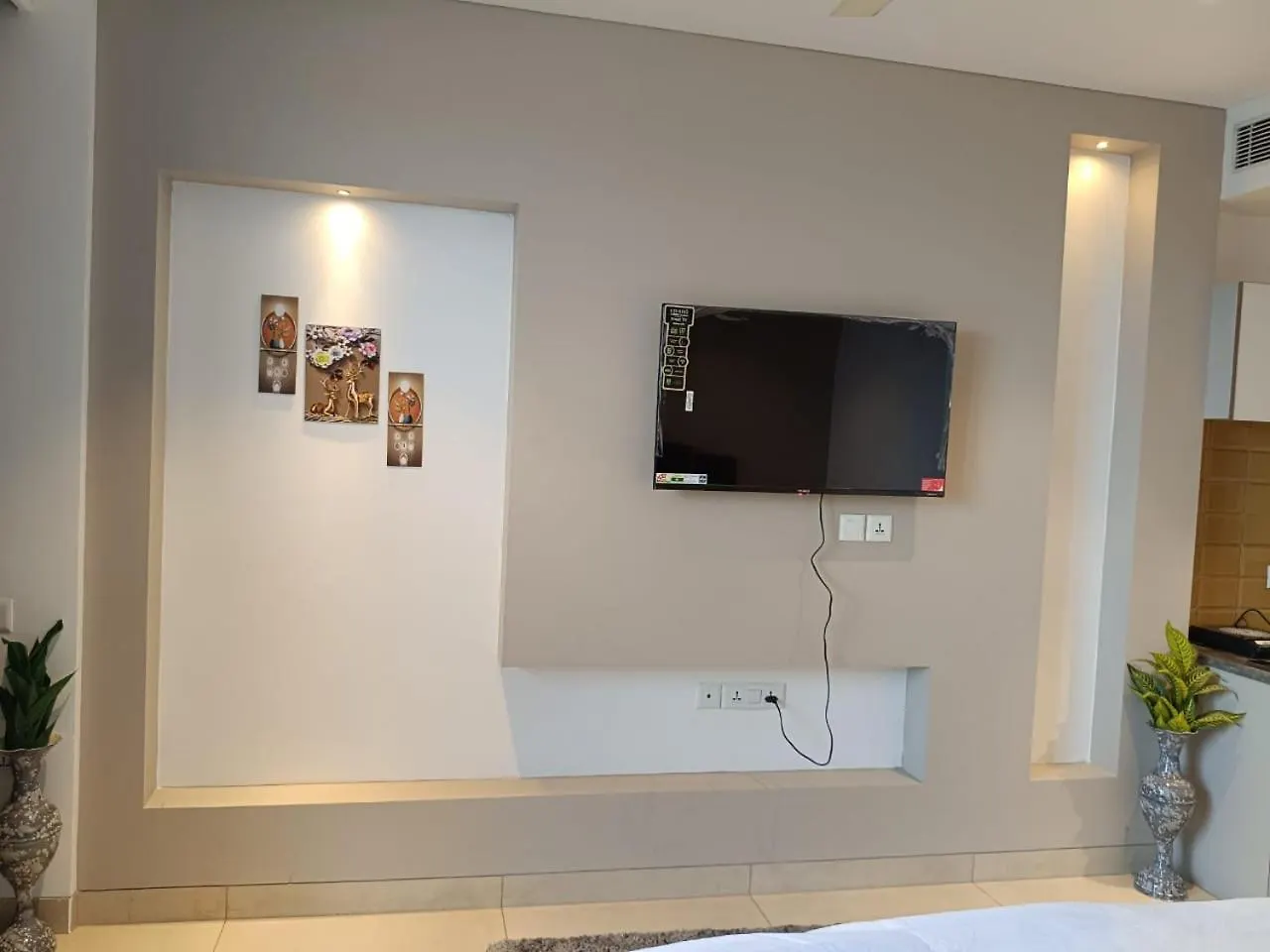 Antique Apartment グルガウン